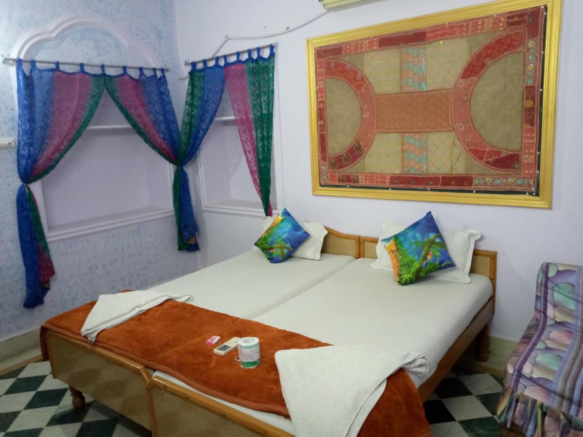 Ratan Hostel Jaisalmer Ngoại thất bức ảnh