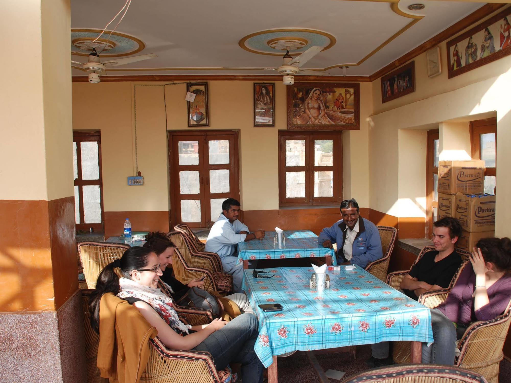 Ratan Hostel Jaisalmer Ngoại thất bức ảnh