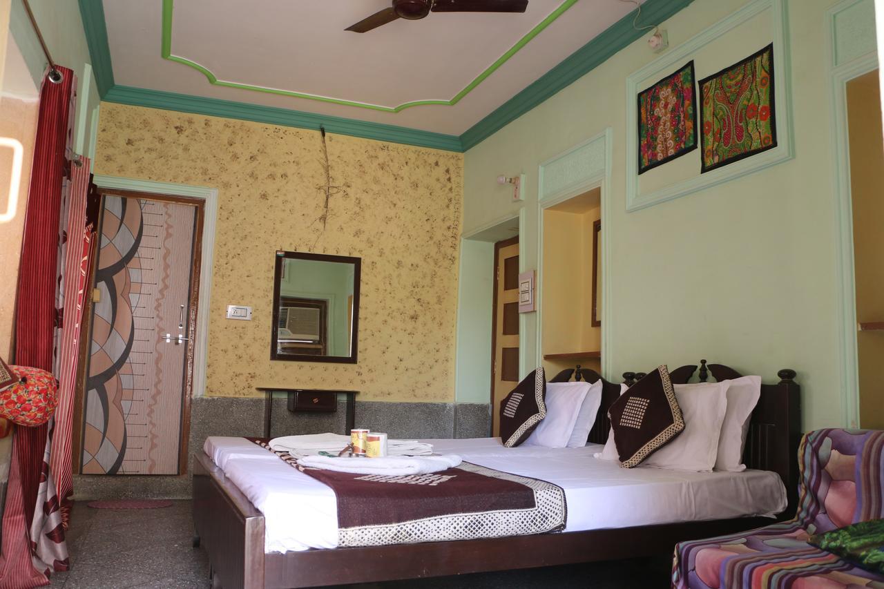Ratan Hostel Jaisalmer Ngoại thất bức ảnh