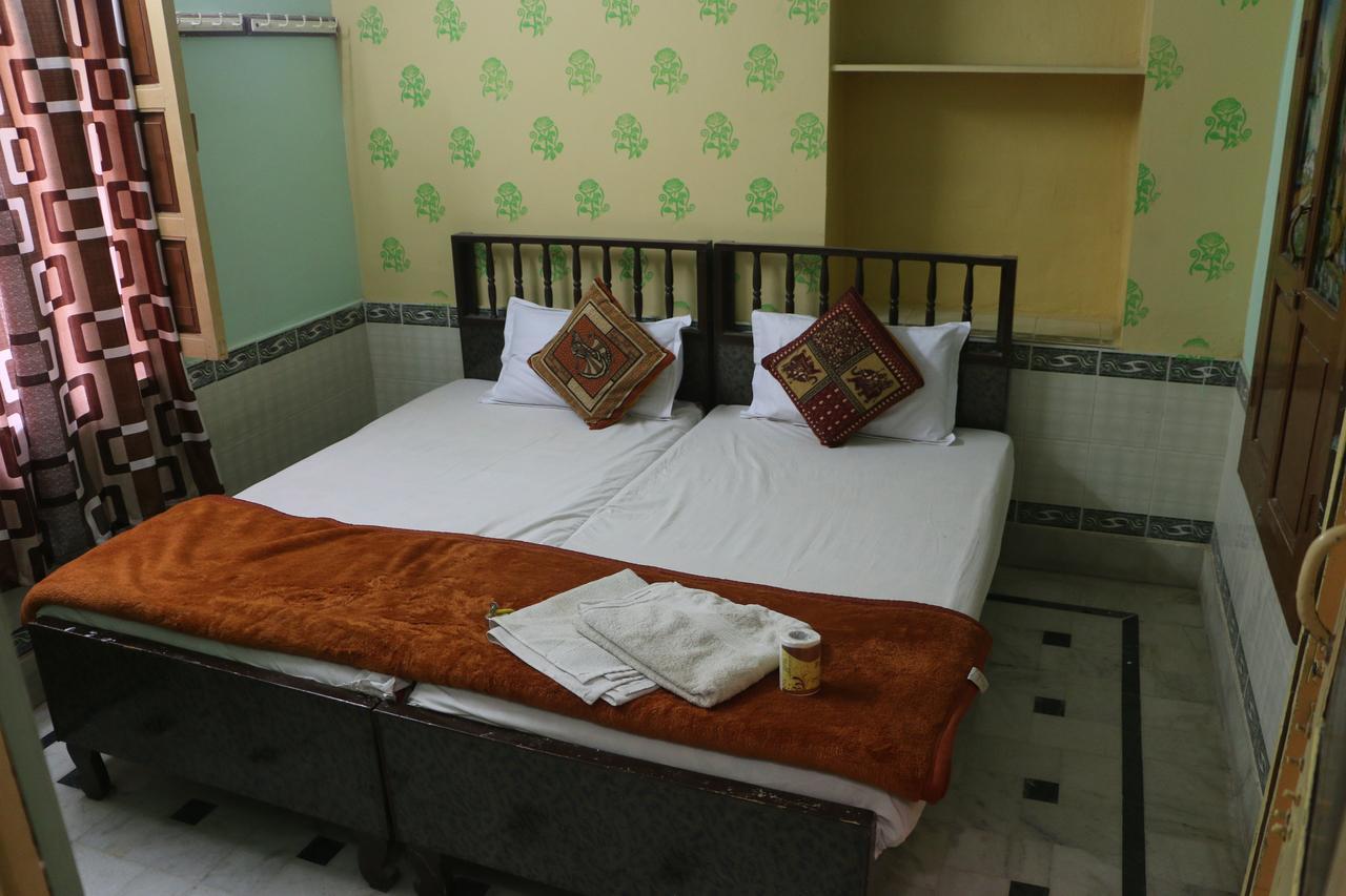 Ratan Hostel Jaisalmer Ngoại thất bức ảnh